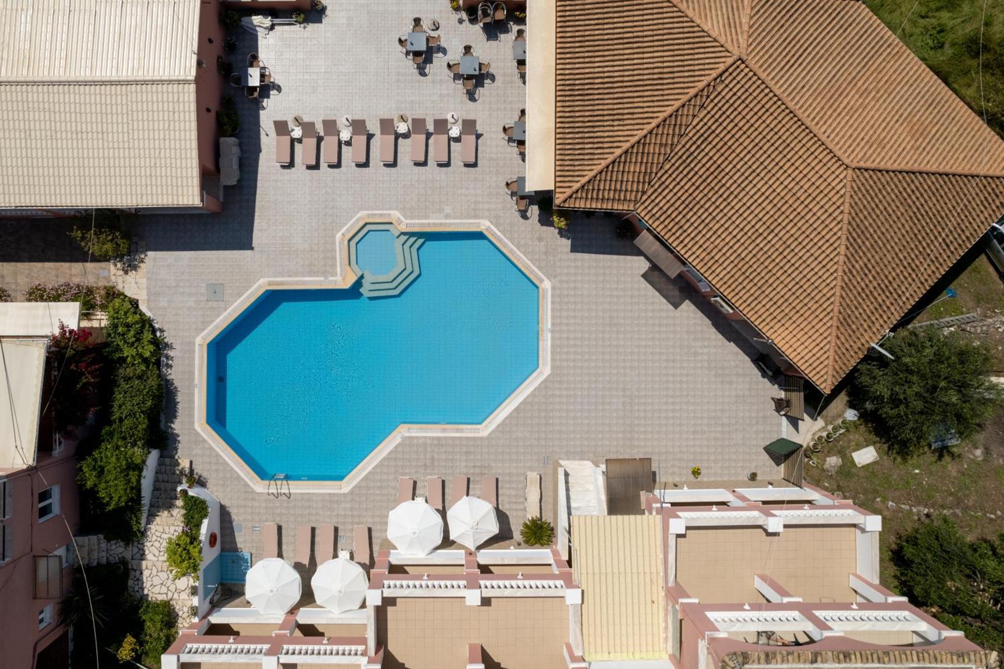아파트호텔 Paradiso Sea View And Pool Corfu 입소스